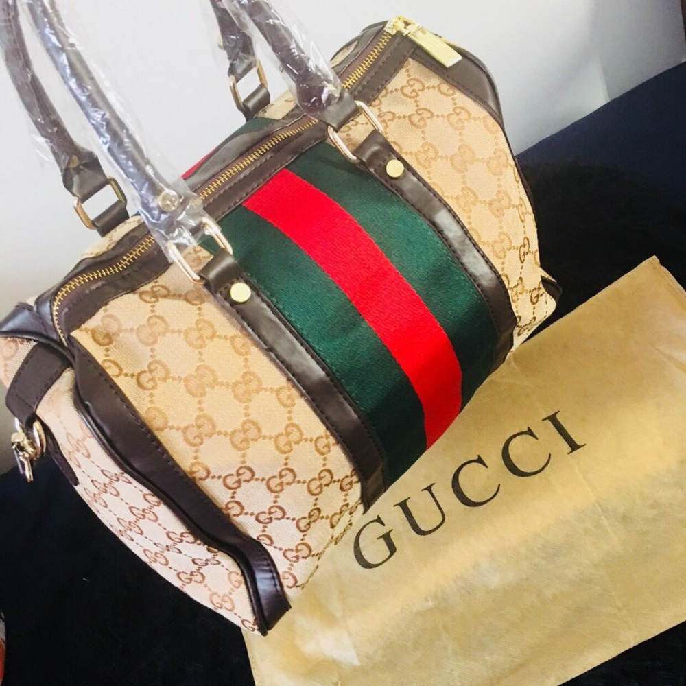 Woman shoulder bag